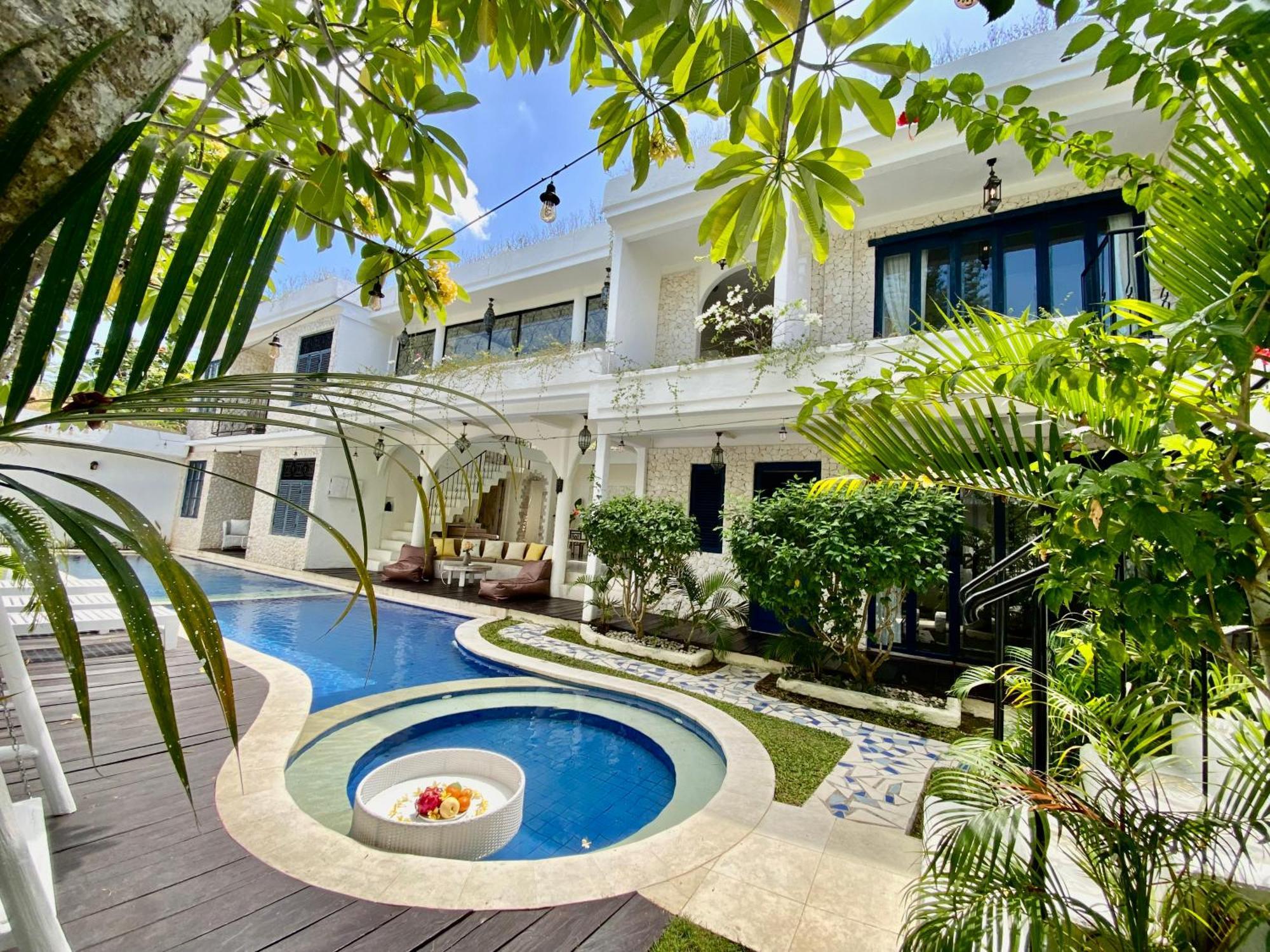 Tyche Luxury 4br Near Villa
