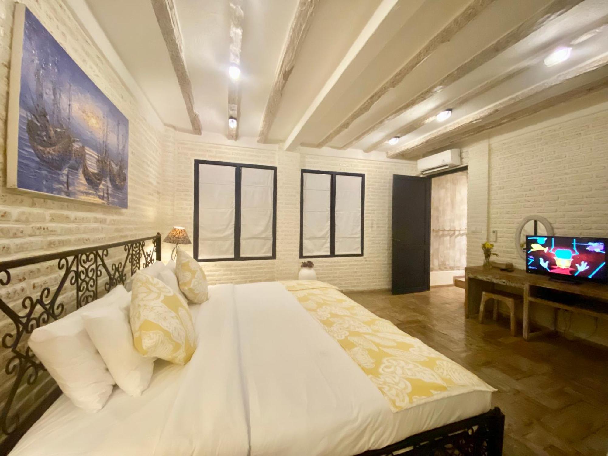 Tyche Luxury 4br Near