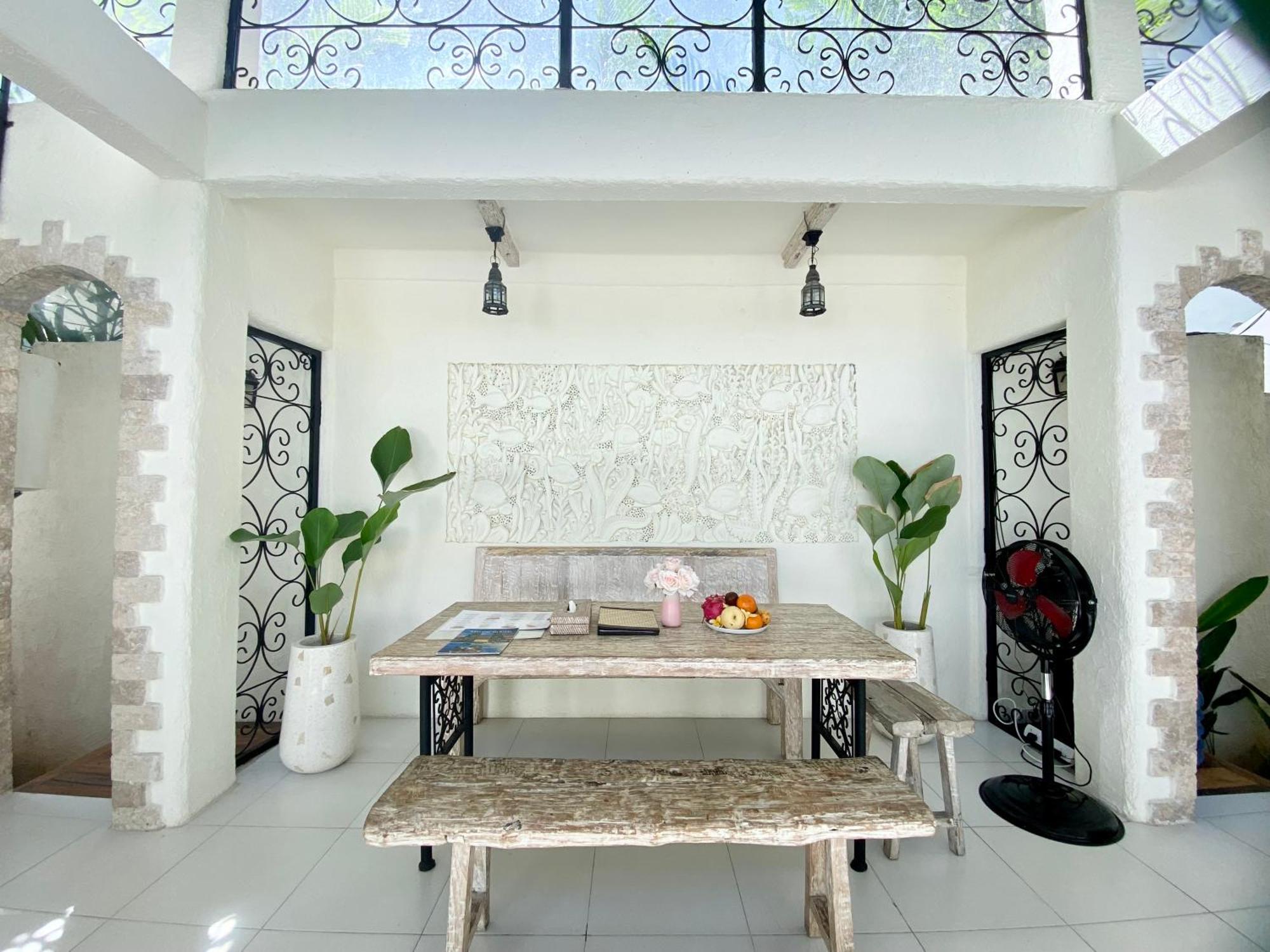 Tyche Luxury 4br Near Villa *