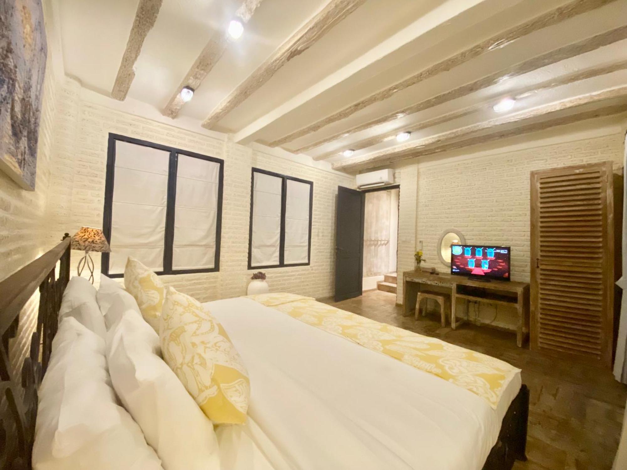Tyche Luxury 4br Near *