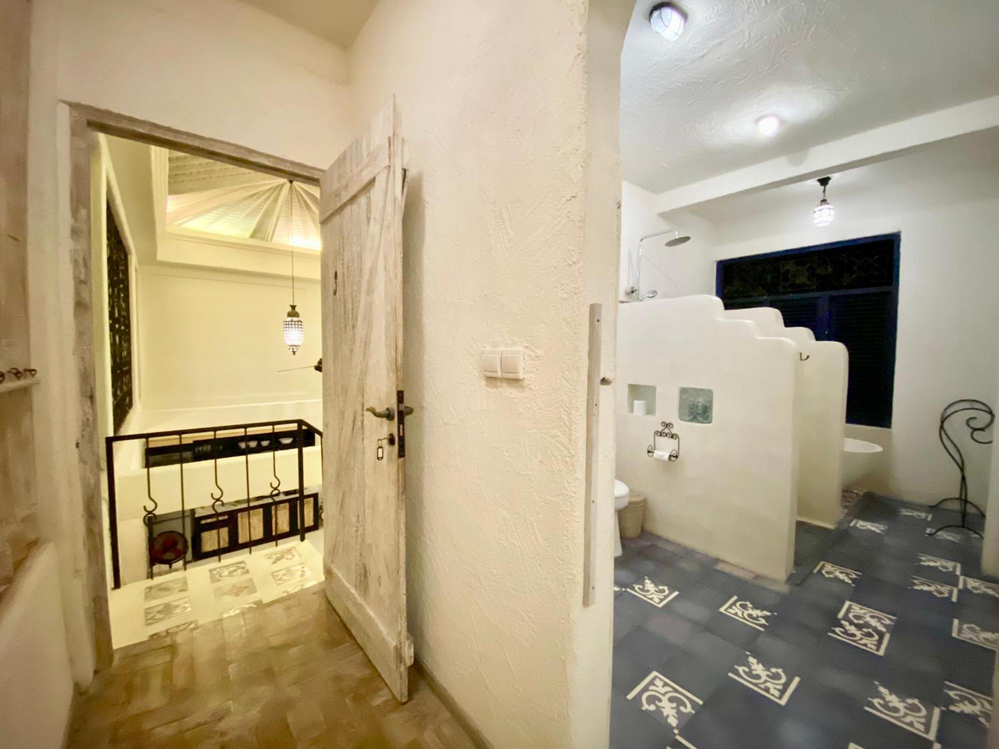 Tyche Luxury 4br Near Villa *