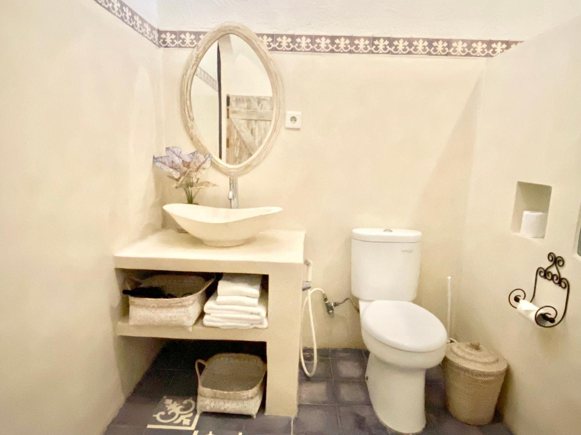 Tyche Luxury 4br Near Villa *