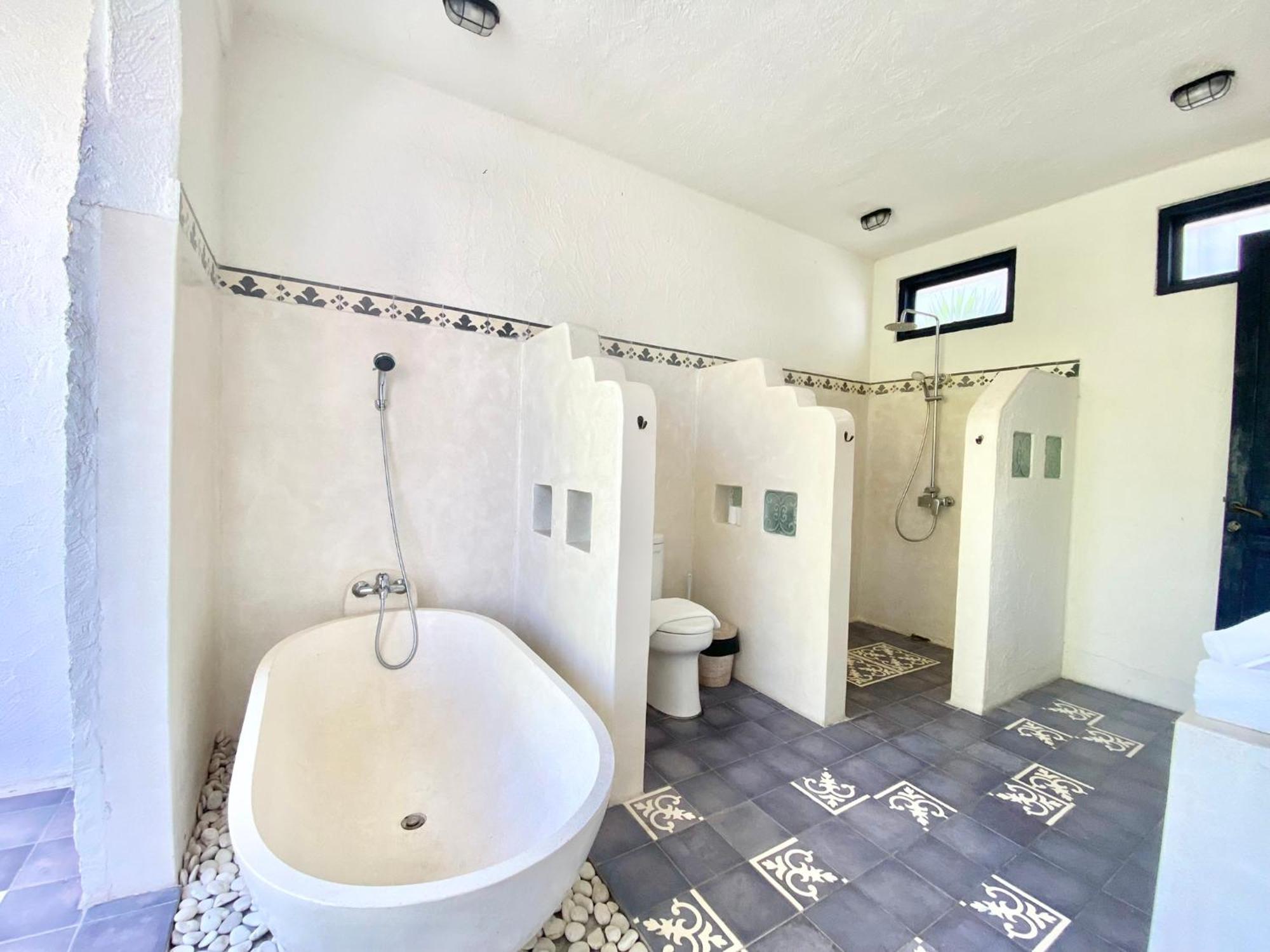 Tyche Luxury 4br Near Villa
