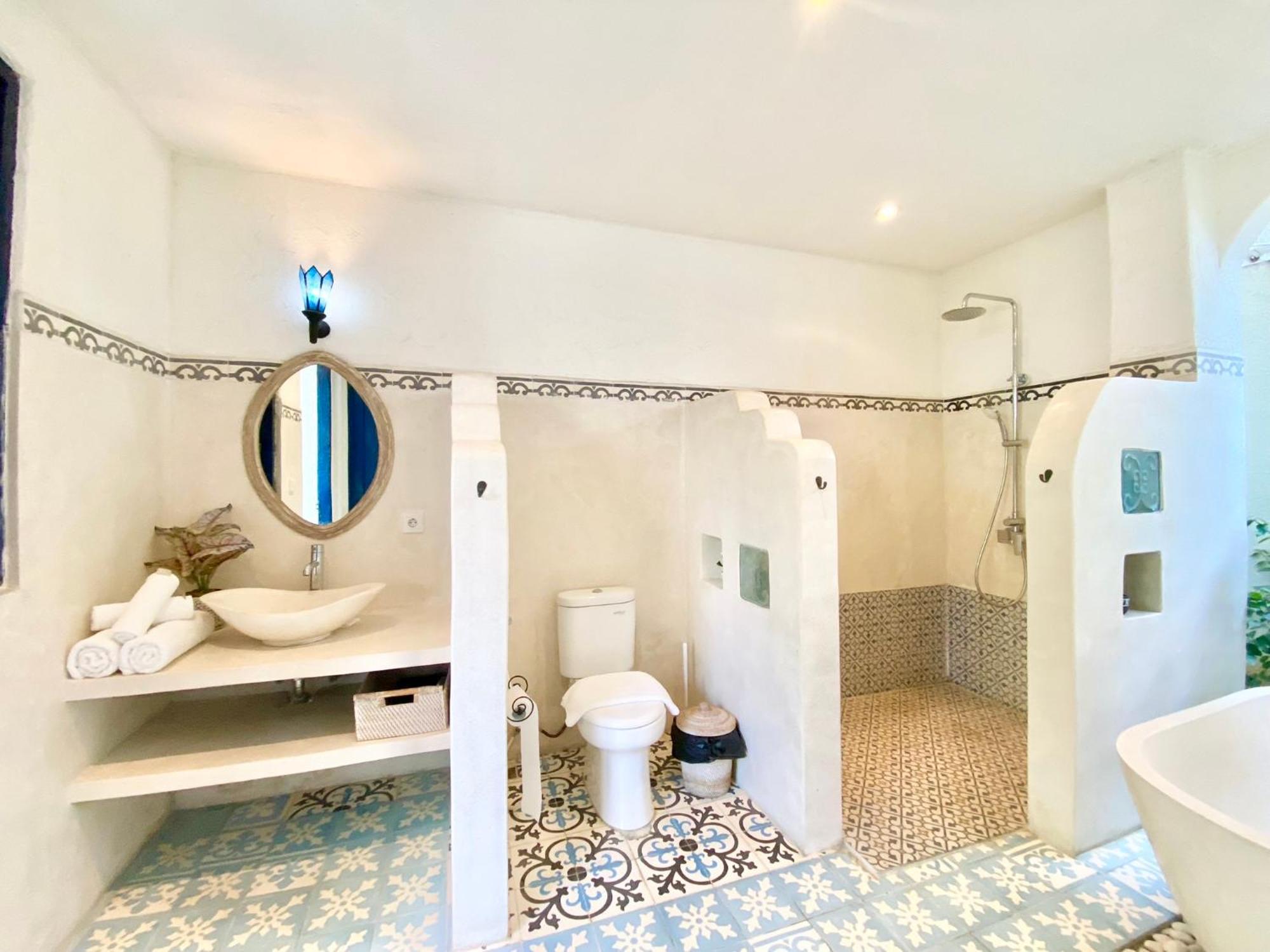 Tyche Luxury 4br Near *