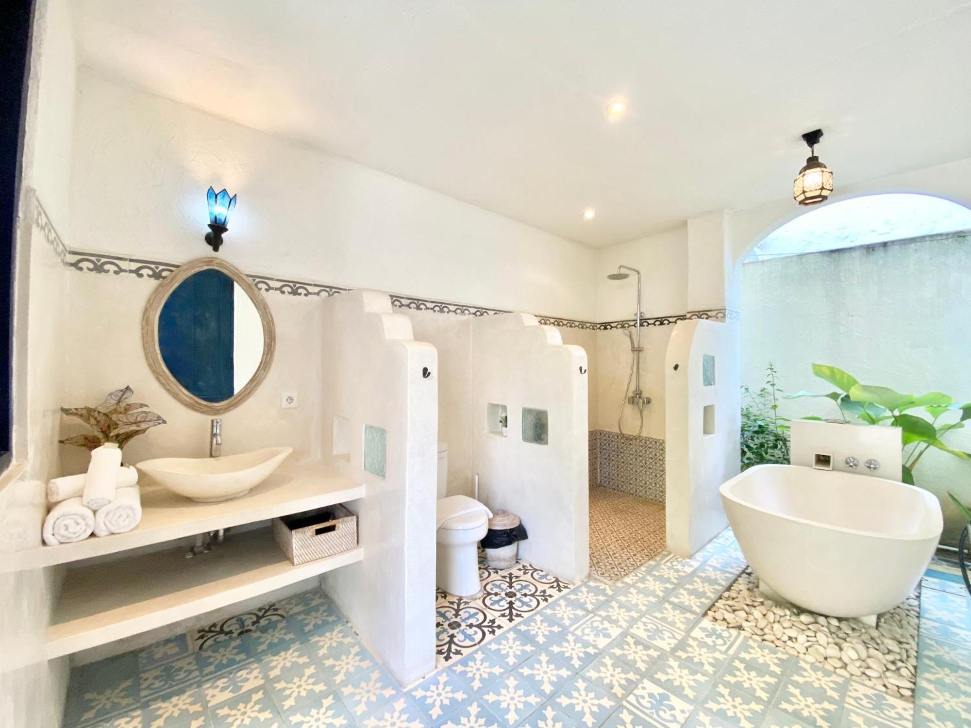 Villa Tyche Luxury 4br Near Seminyak (Bali)